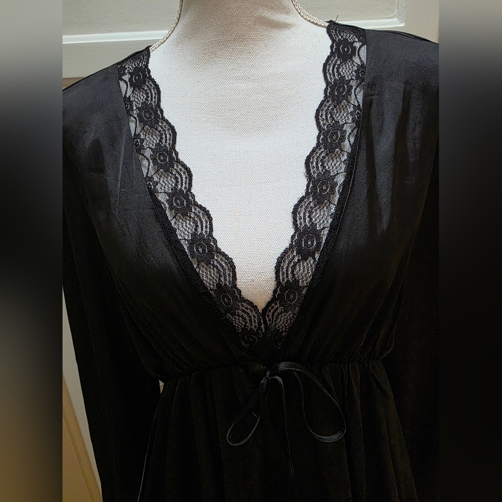 SHEIN Women's Elegant Black Lace Trim Tunic - Picture 2 of 13